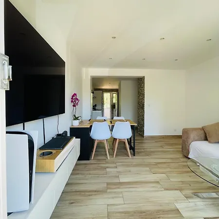 A Apartman *