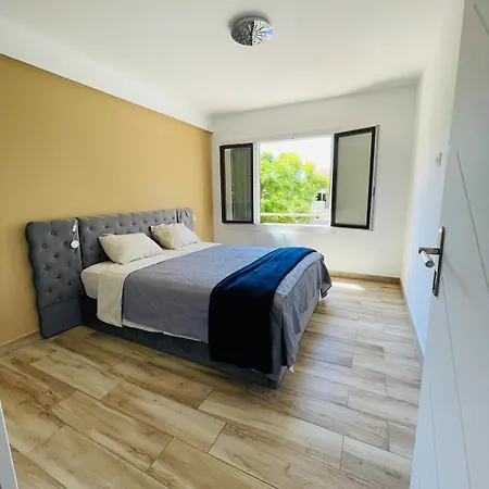 A Apartman *